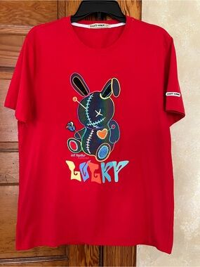 Lucky Charm Stitched Holographic VooDoo Bunny Streetwear Men’s Red Tee Size M